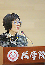 Prof. Fanny Cheung, Pro-Vice-Chancellor of CUHK, chairs the meeting discussion